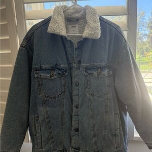 Classic Blue Denim Jacket with Sherpa Lining